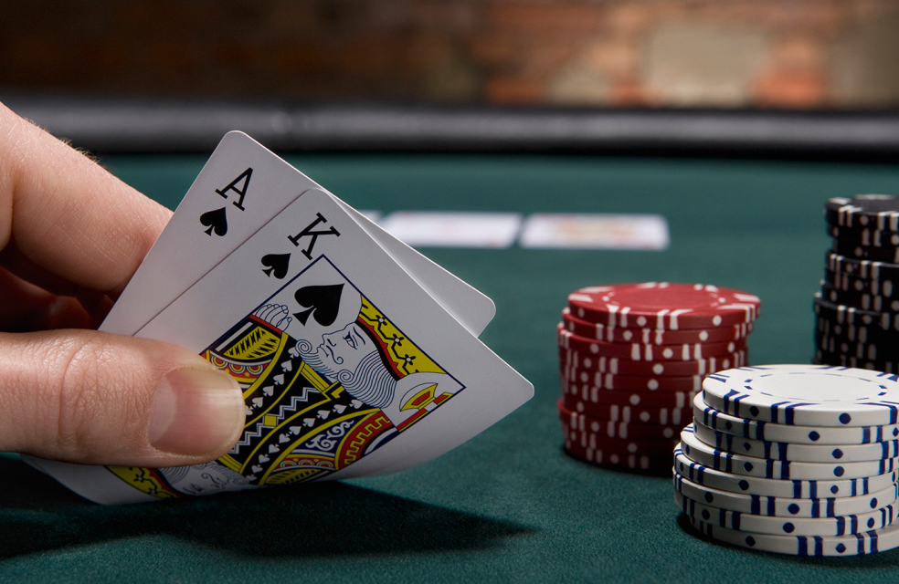 How to Play Ace-King (AK) in Poker
